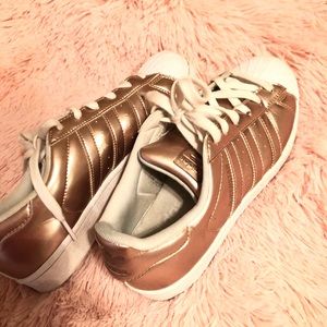 ROSE GOLD limited edition adidas